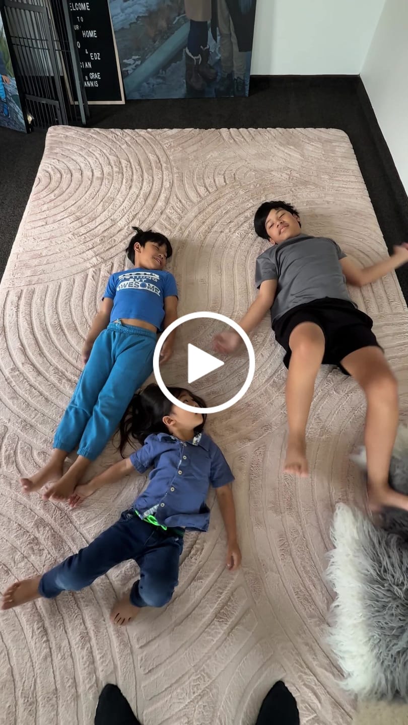 Customer video review of Deluxe Shaggy Relax Mat - 35mm Memory Foam