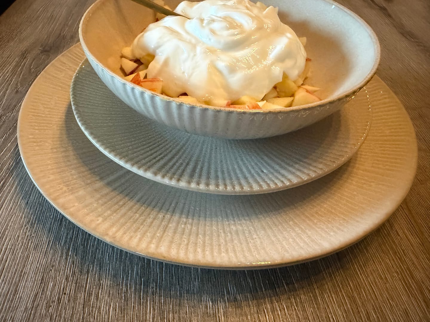 Customer photo review of Cookinglife Serviesset Coastal Lines Ocean Beige 18-delig / 6 personen - 6 dinerborden, 6 ontbijtborden en 6 diepe borden