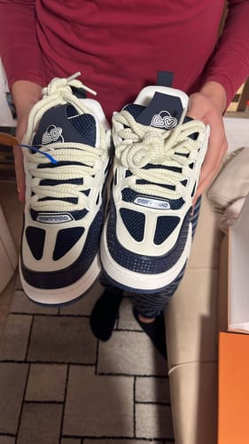 Recensione con foto di un cliente su Sneakers LV Skate Blu
