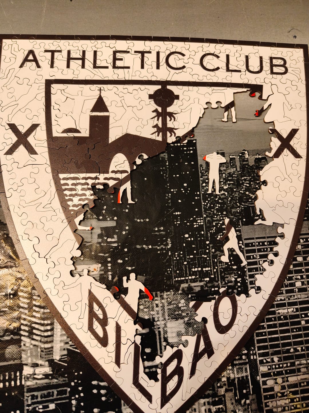 Customer photo review of Athletic Club® Logo - Puzzle de Madera