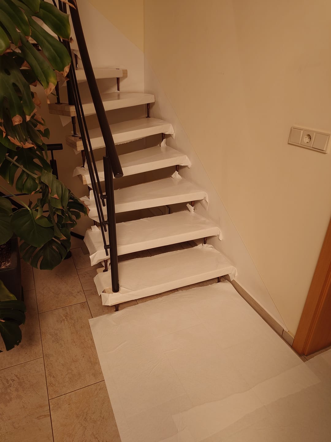 Customer photo review of Selbstklebendes Abdeckvlies 120 g/m² – Zuverlässiger Schutz für Böden & Oberflächen