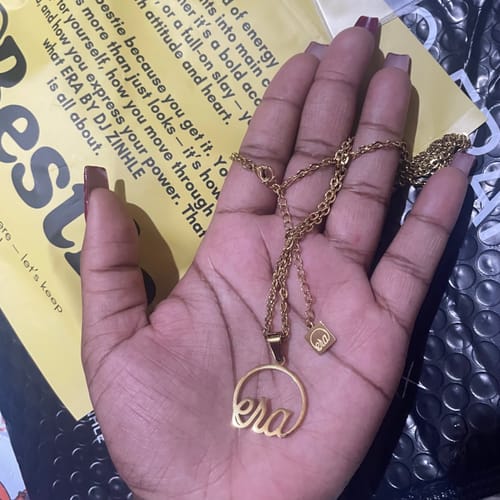 Customer photo review of Gold Era Necklace