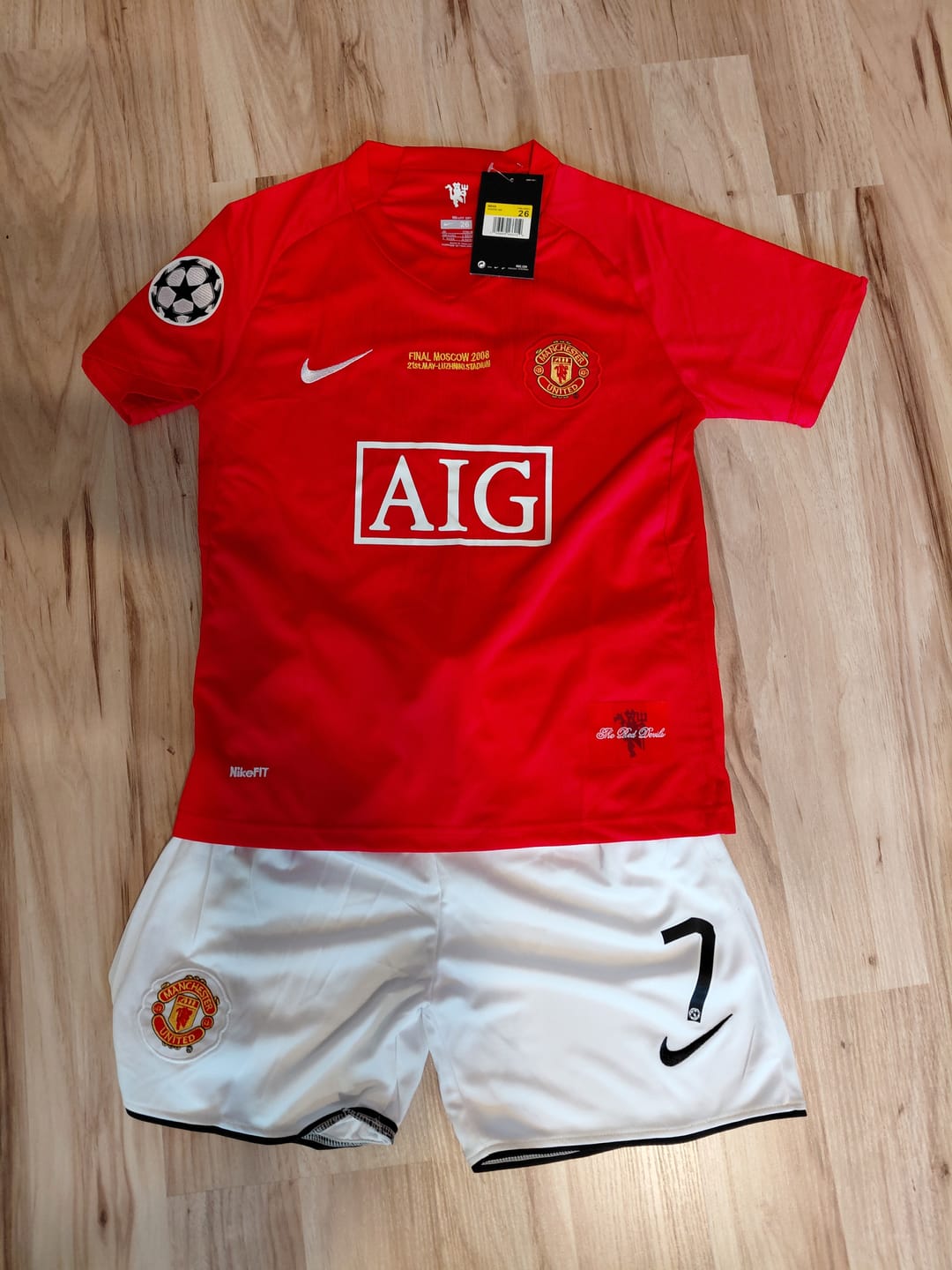 Customer photo review of Cristiano Ronaldo Manchester United 2008 Final Kids Children Home Football Jersey