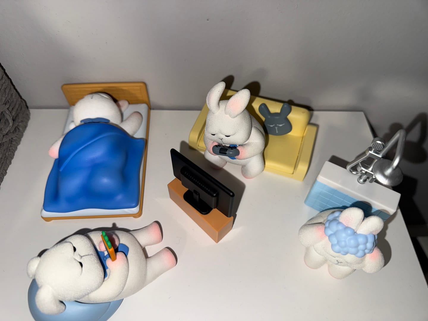 Customer photo review of Monday Bruce Season 7 Just Want to Stay at Home and Not Go Out Series Blind Box