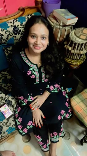 Customer photo review of Gul-E-Jahaan Black & Yellow Rayon Kurta Set