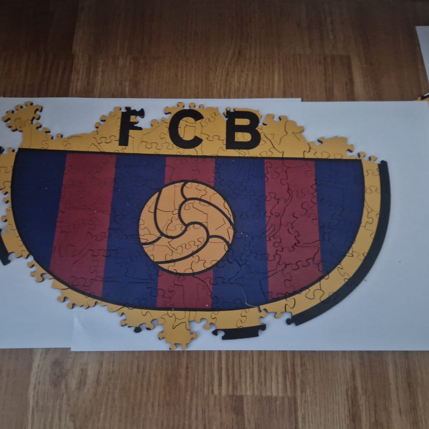 Customer photo review of FC Barcelona® Logo - Puzzle de Madera