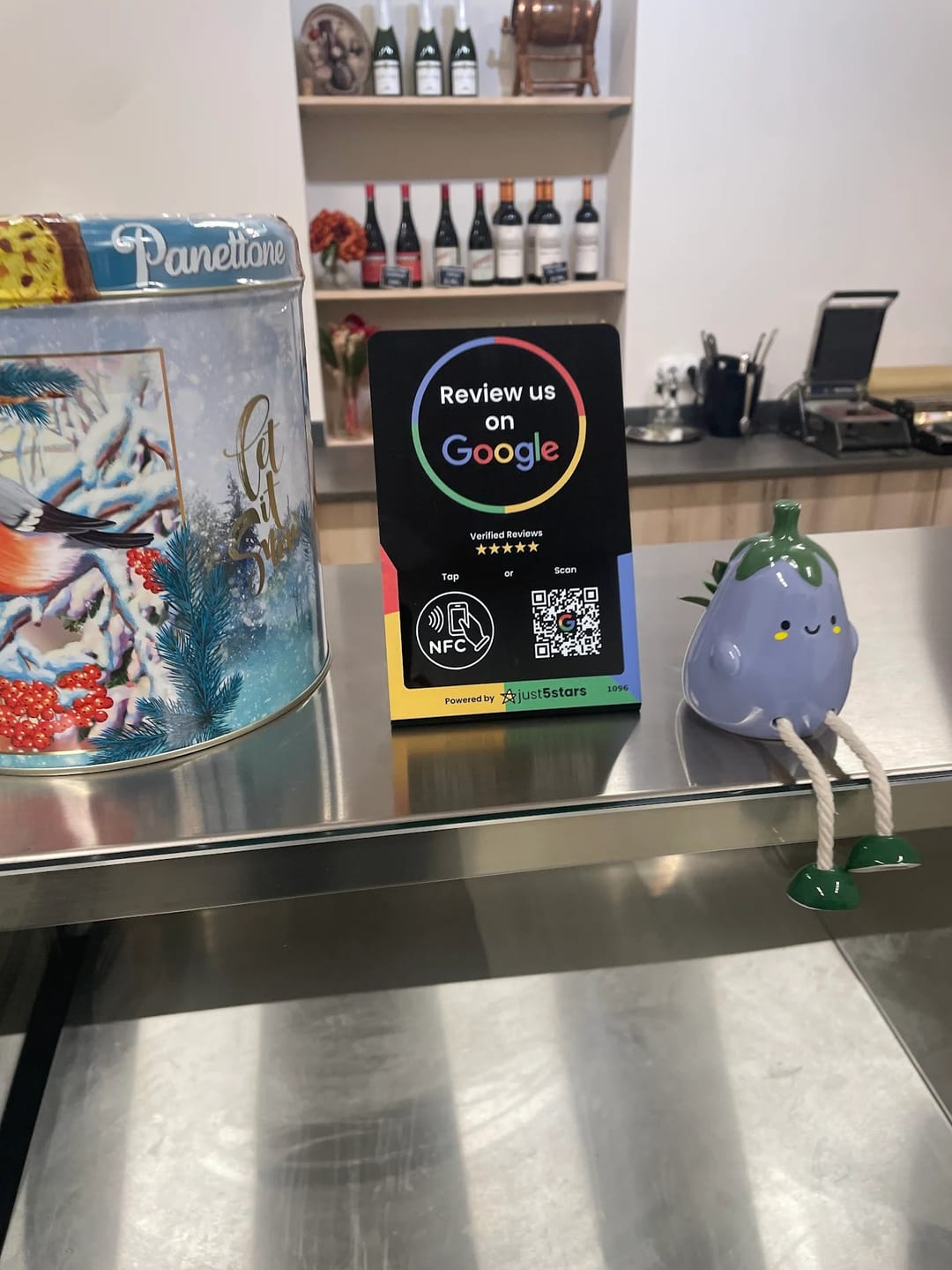Customer photo review of Expositor Reseñas Google NFC QR