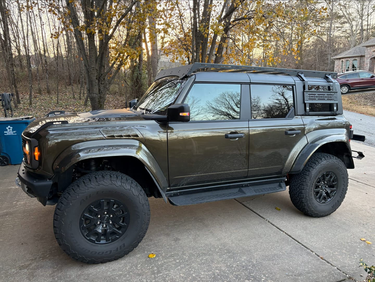 Customer photo review of Modular Roof Rack For The Ford Bronco 4-Door