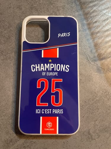 Customer photo review of Coque foot PARIS SG COLLECTOR CHAMPIONS D'EUROPE CHAMPIONS LEAGUE 2025 MAILLOT - TEAMCOQUES