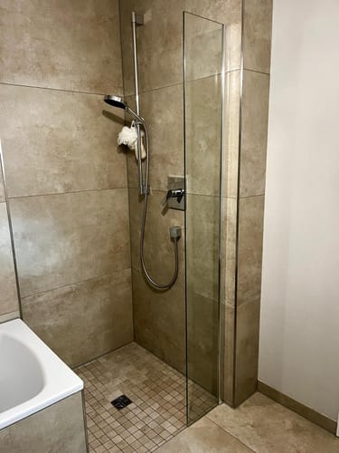Customer photo review of Duschwand Walk-In 8mm ESG, Klarglas