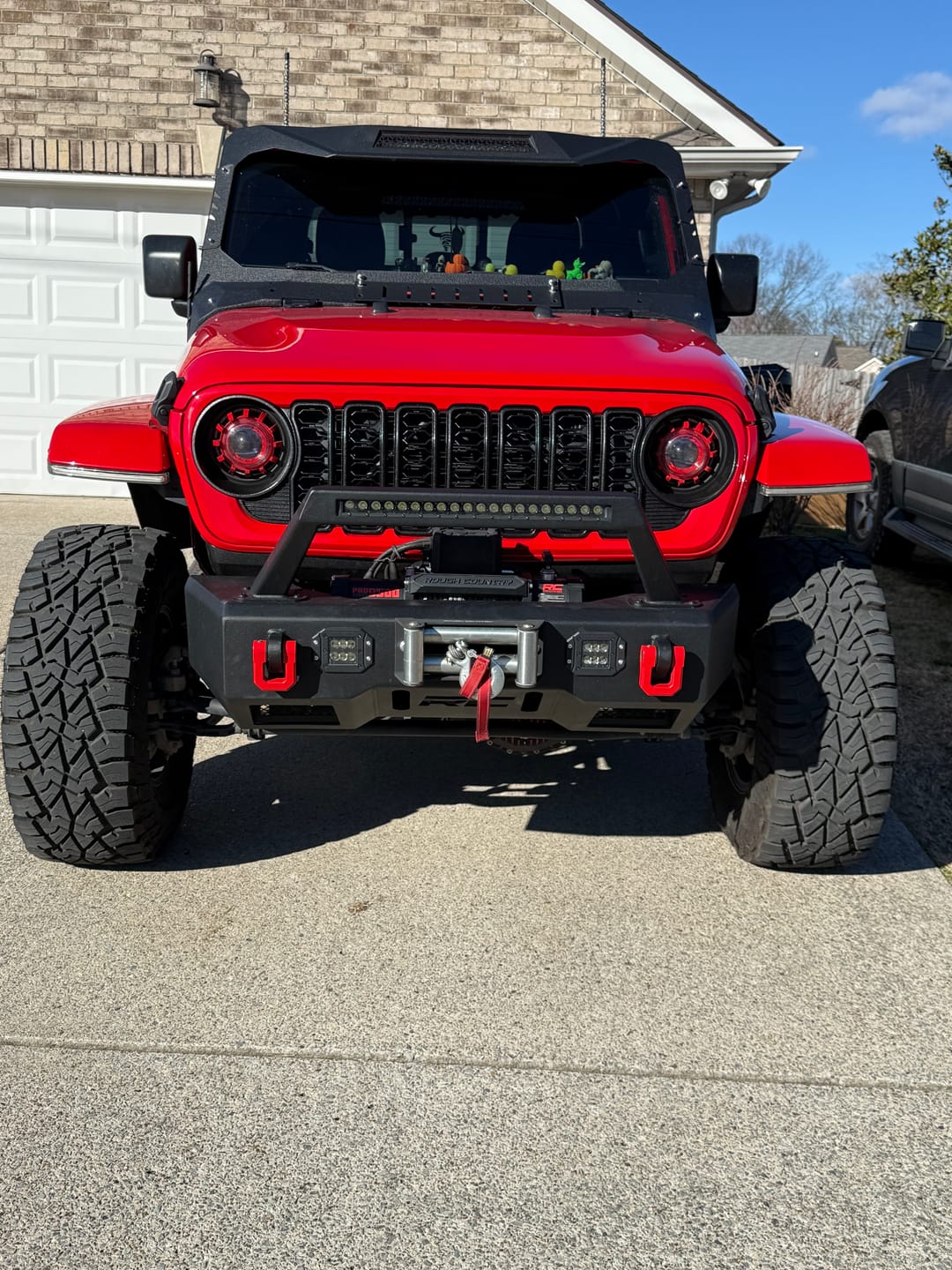 Customer photo review of OEM Color Matched Front Grille for Jeep Wrangler JL/Gladiator JT