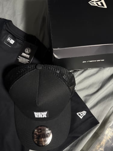 Customer photo review of 9FORTY A-Frame Trucker Basic Black Snapback