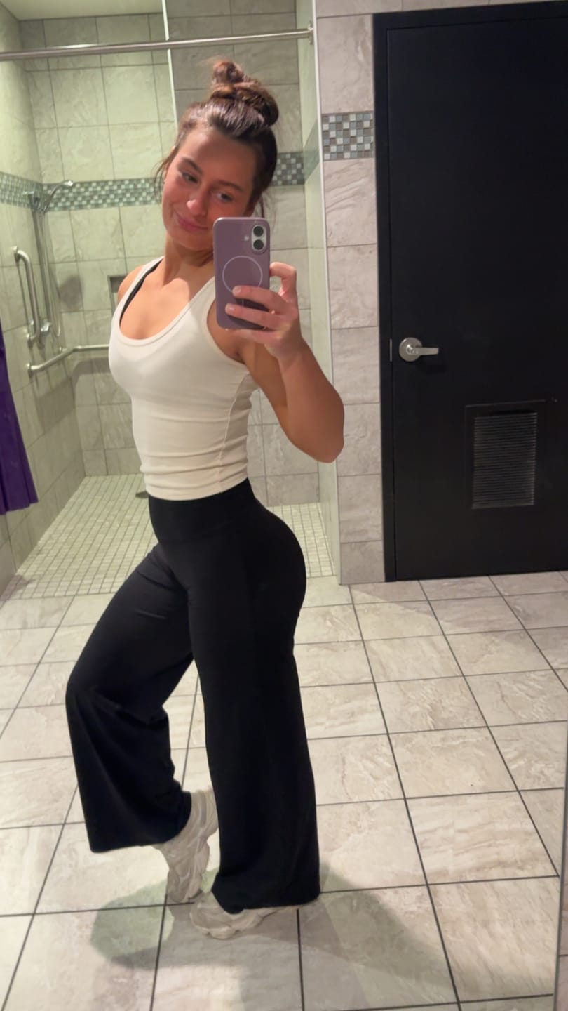 Customer photo review of W2227 - Reset Wide Leg Legging