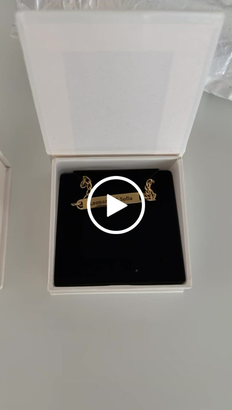 Customer video review of Personalisiertes Monogramm – Verschlungene Initialen Kette