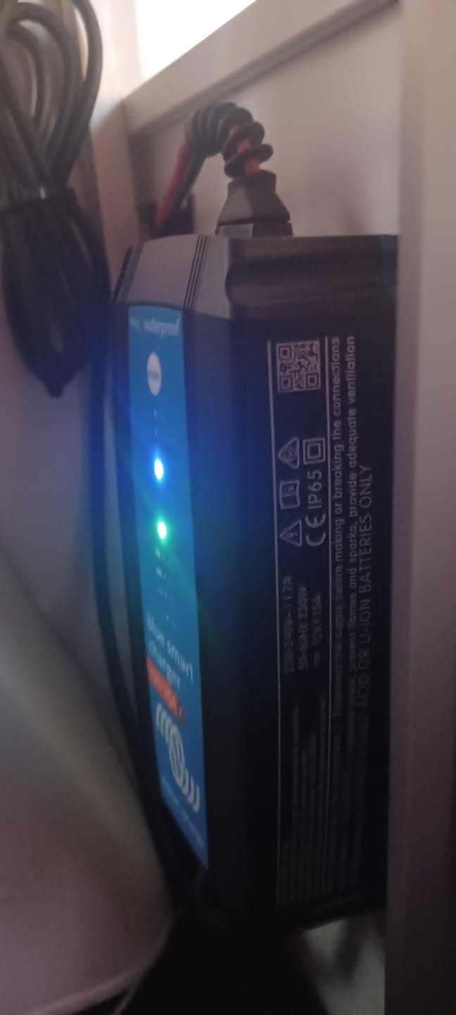 Customer photo review of Victron | Blue Smart IP65 Battery Charger 230V