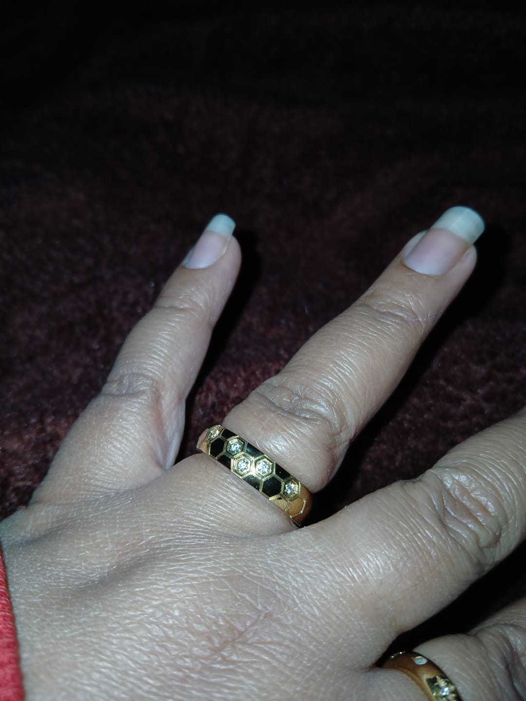 Customer photo review of Shiny Honeycomb Band Ring