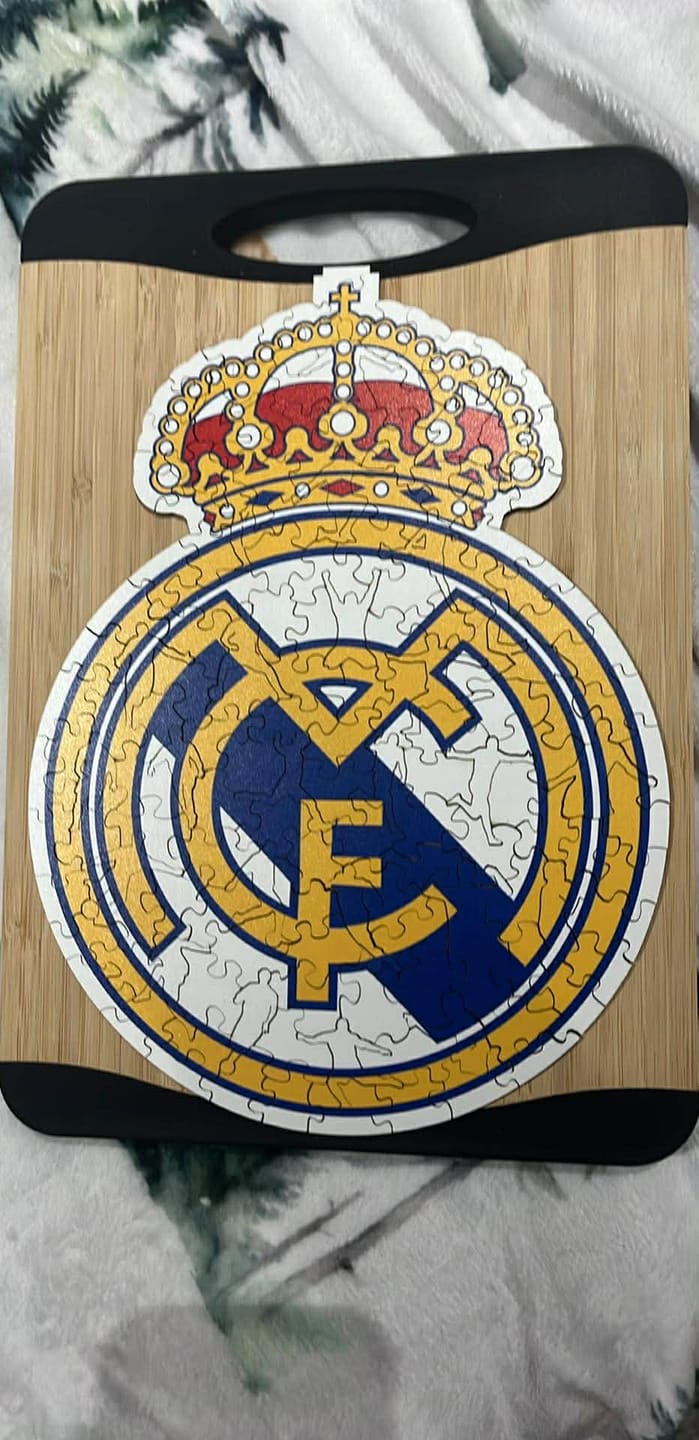 Customer photo review of Real Madrid CF® Logo - Wooden Puzzle