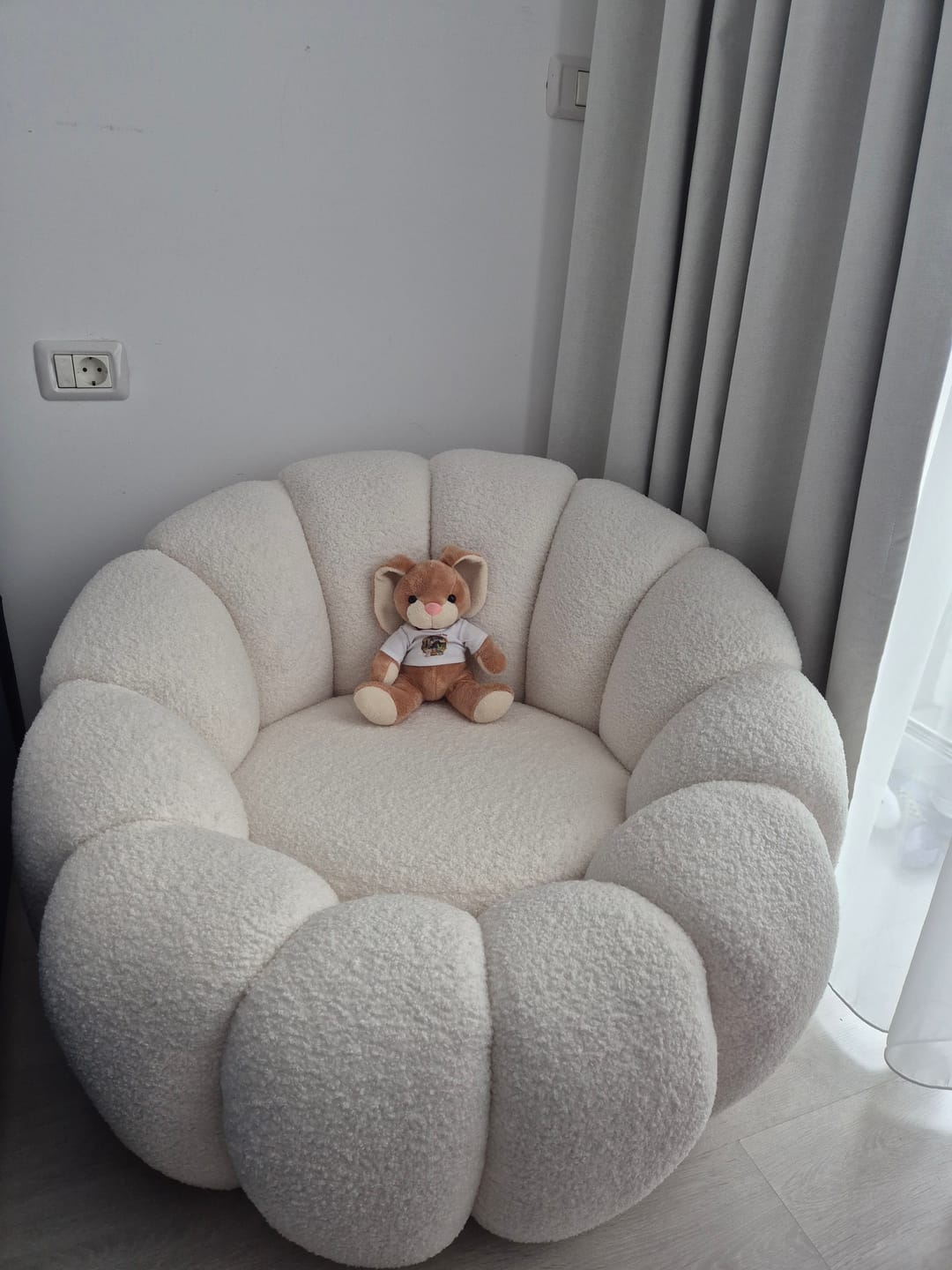Customer photo review of Fotoliu GASPAR, crem, stofa buclata, 90x95x60 cm