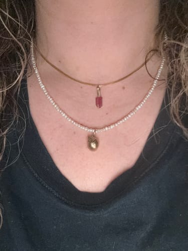 Customer photo review of 9ct 375 Gold Vintage Seashell Charm (1965)