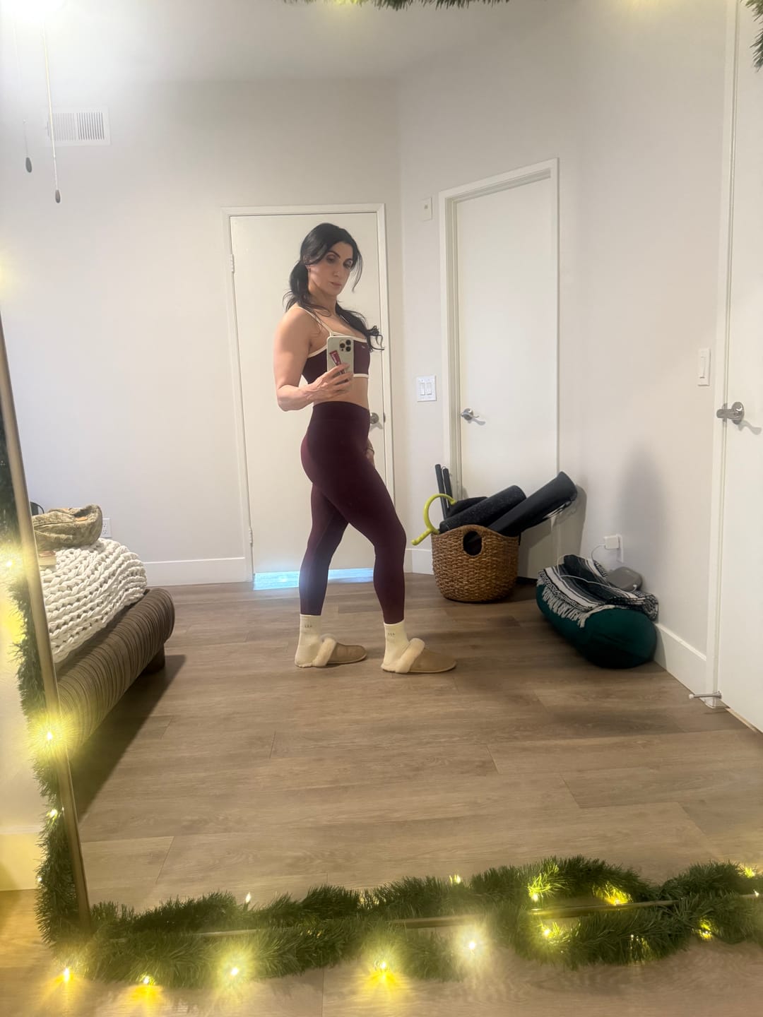 Customer photo review of The V Legging / Black-Cherry