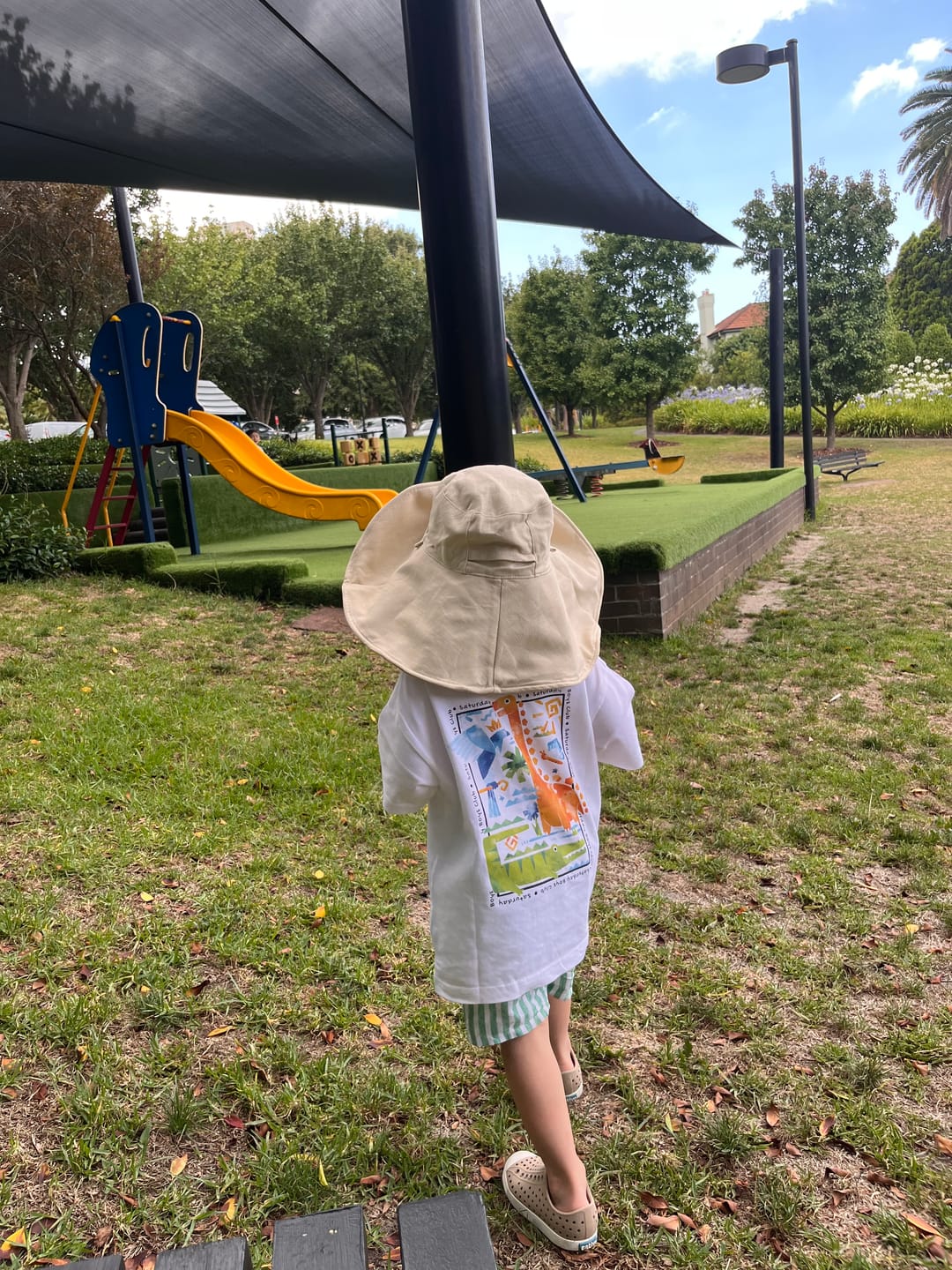 Customer photo review of The Seabreeze Wide Brim Linen-Cotton Hat UPF50+ - Beige