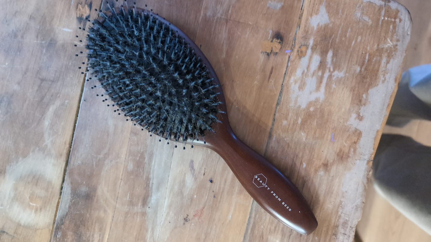 Customer photo review of Detangling Hair Brush