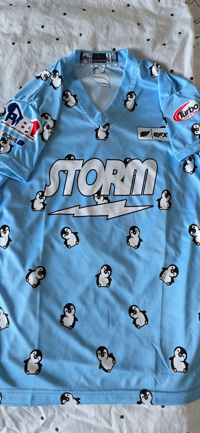 Customer photo review of SILLY PENGUINS - BOWLING JERSEY