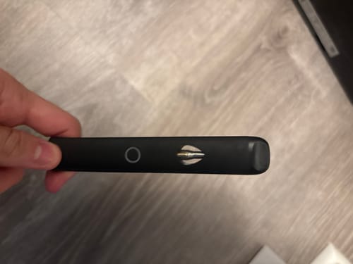 Customer photo review of BOMB EXTRACTS (D8 + LIVE RESIN) DISPOSABLE VAPE DURBAN POISON - SATIVA
