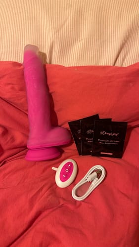 Customer photo review of Mid Thrust 9" הוורוד הנוצץ