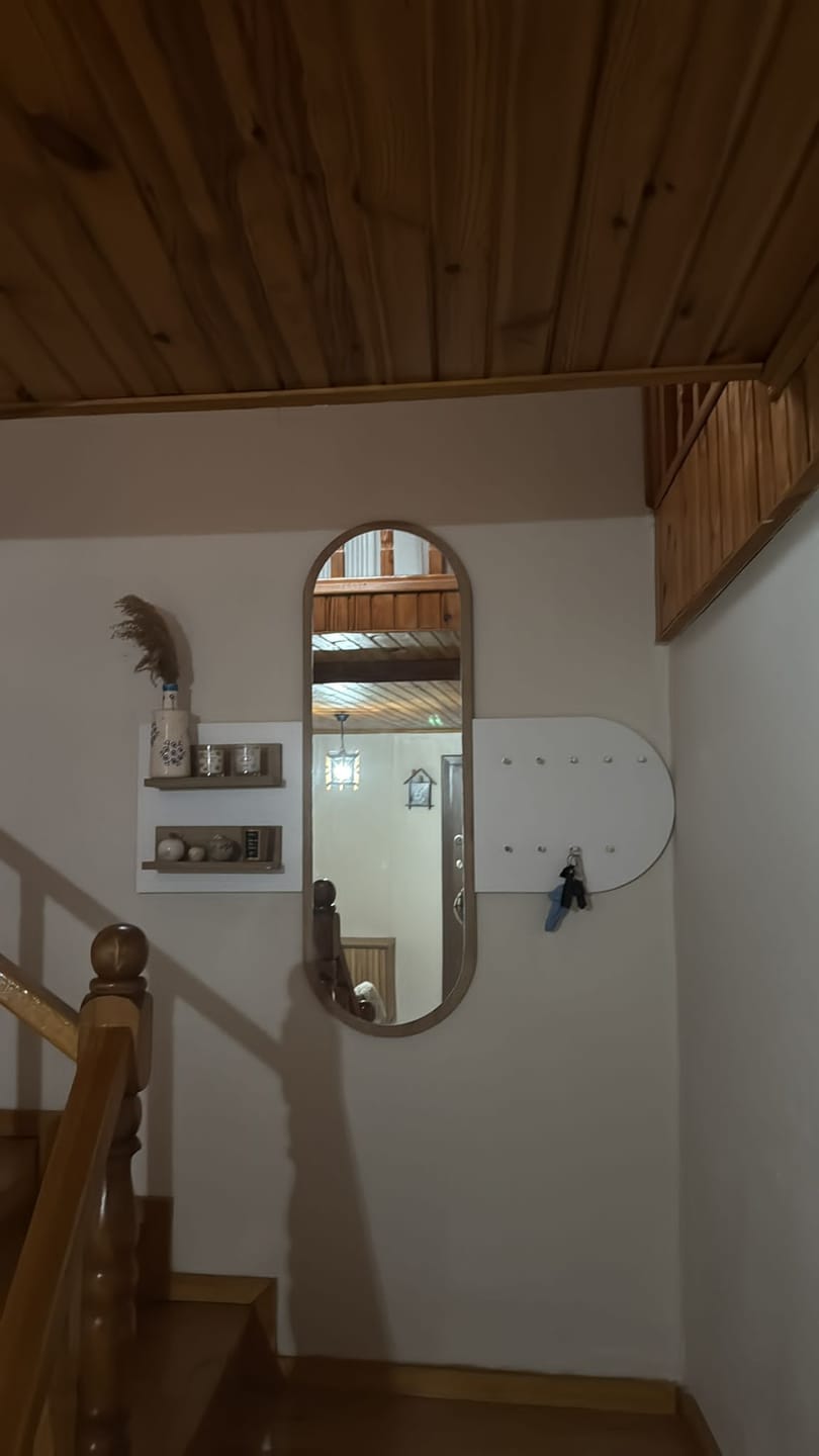 Customer photo review of Rani P3 Aynalı Duvar Askısı Boy Aynası Sepet Ceviz - Beyaz Vestiyer