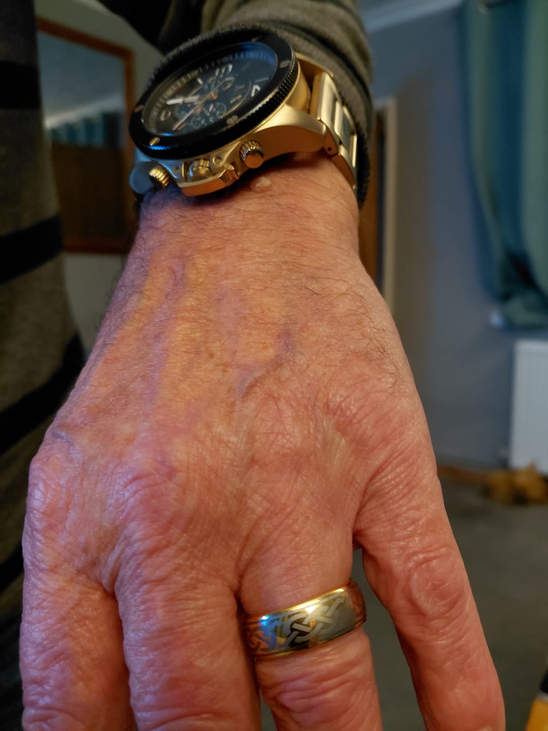 Customer photo review of The Celtic Knot 8mm Wonder Ring