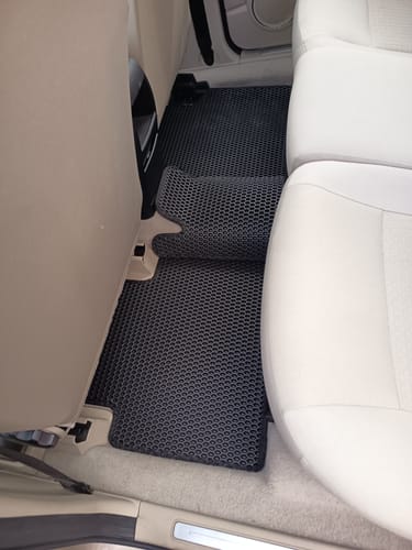 Customer photo review of Fußmatten für Van - Kofferraumwanne