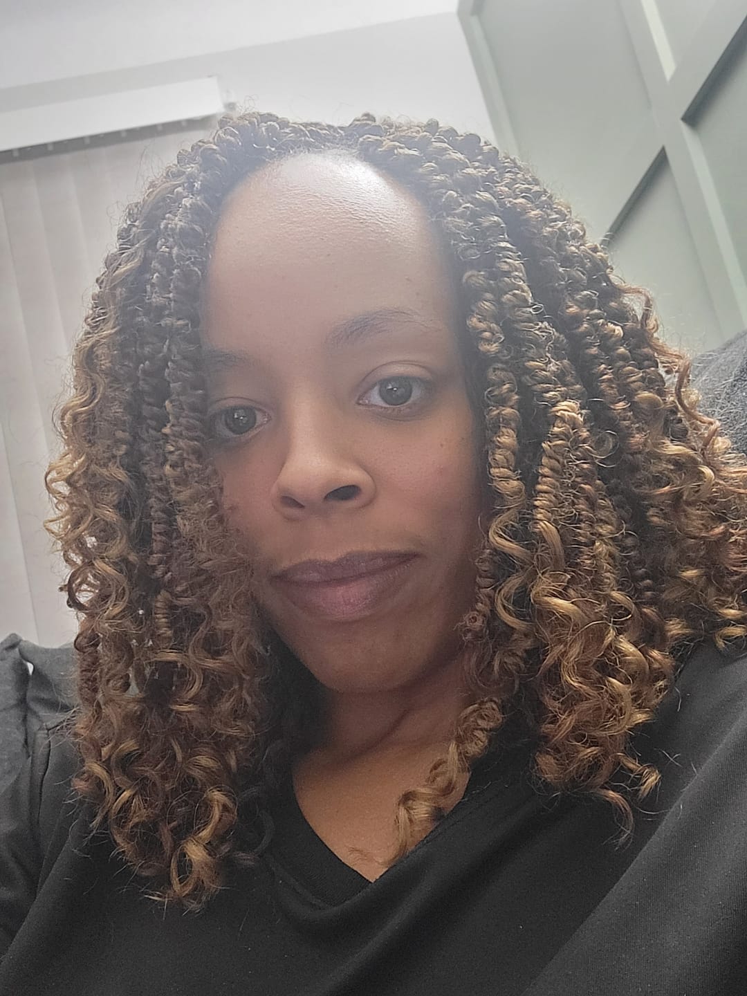 Customer photo review of Outre X-Pression Twisted Up Pre-Looped Crochet Braids - BOHO WAVY BOMB TWIST 10" 2X