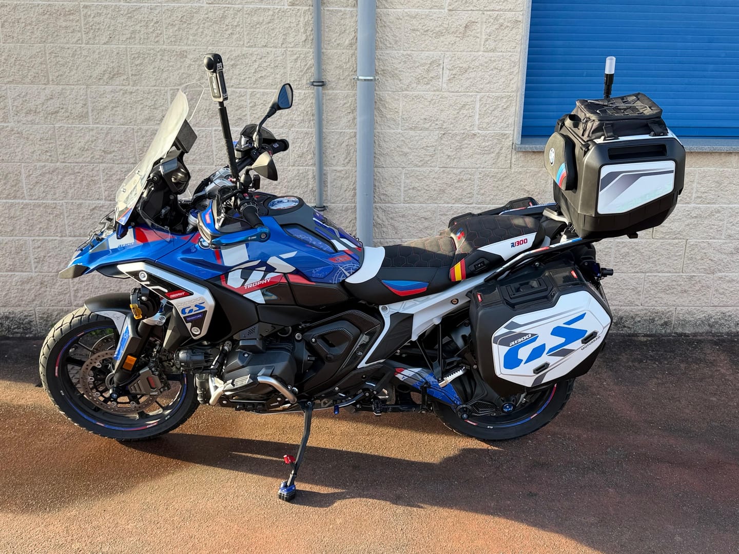 Customer photo review of LOBOO Cylinder Head Guard for BMW R1300GS / Adventure (2023+)