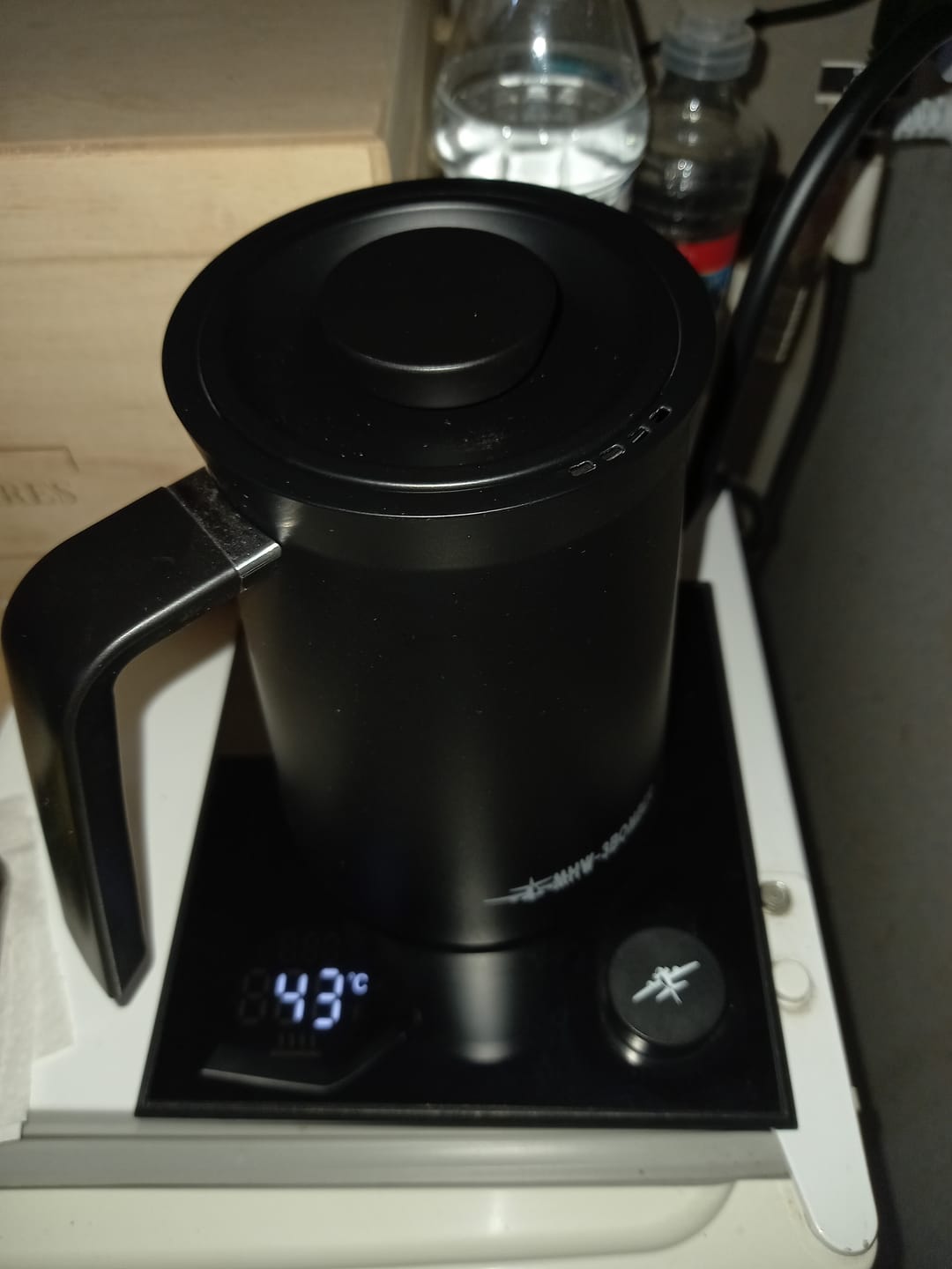Customer photo review of MHW-3BOMBER Assassin Gooseneck Electric Kettle