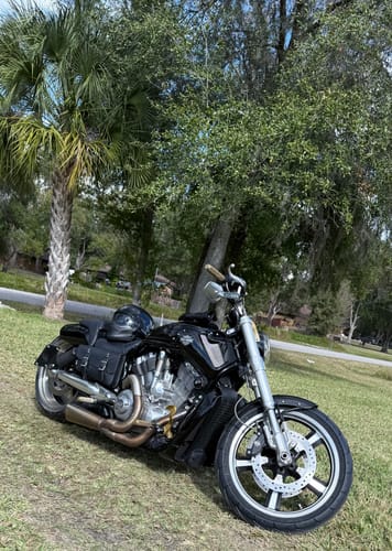 Customer photo review of H-D® V-Rod Right Side Solo Frame Bag - VFR01