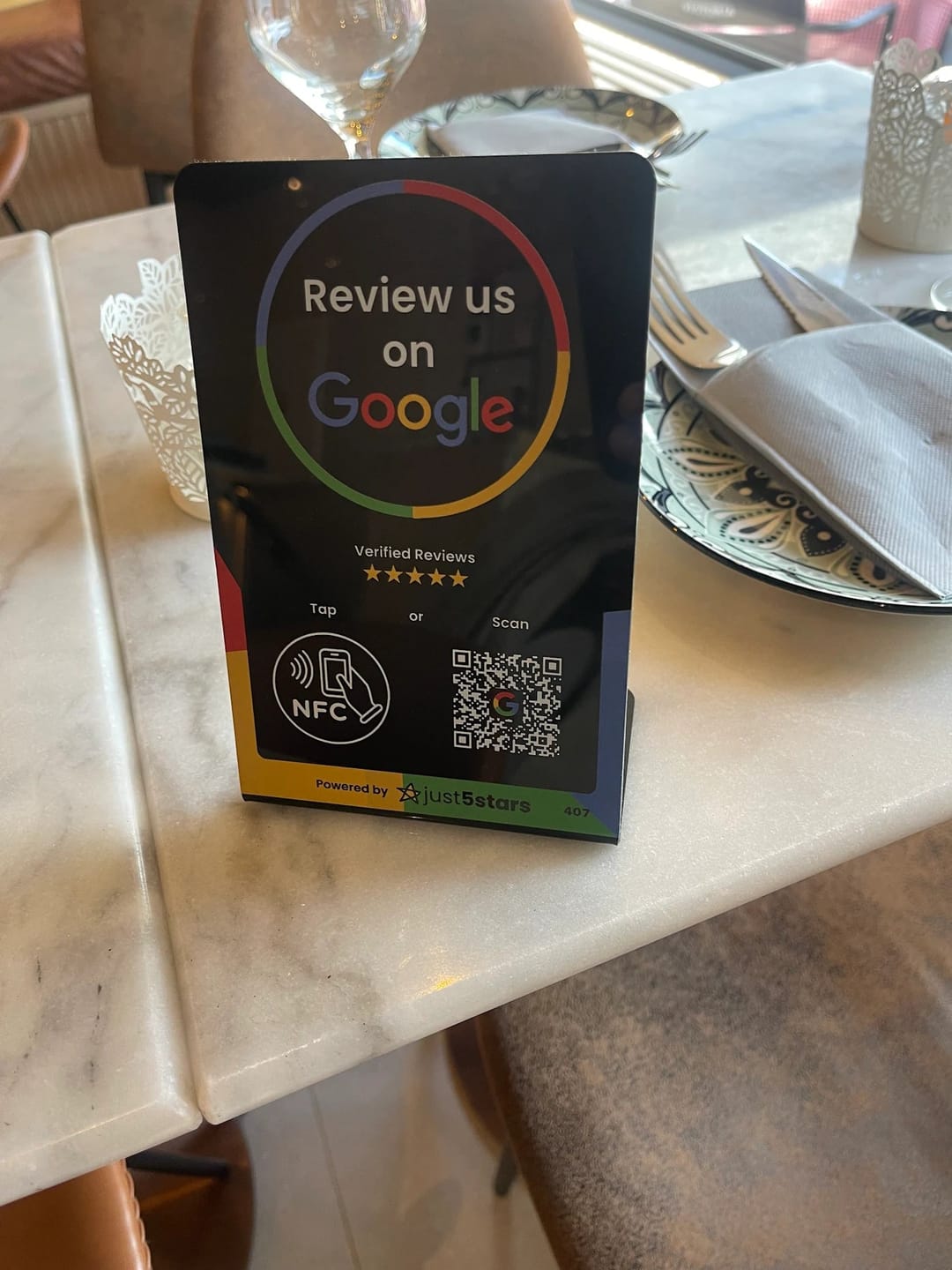 Customer photo review of Expositor Reseñas Google NFC QR