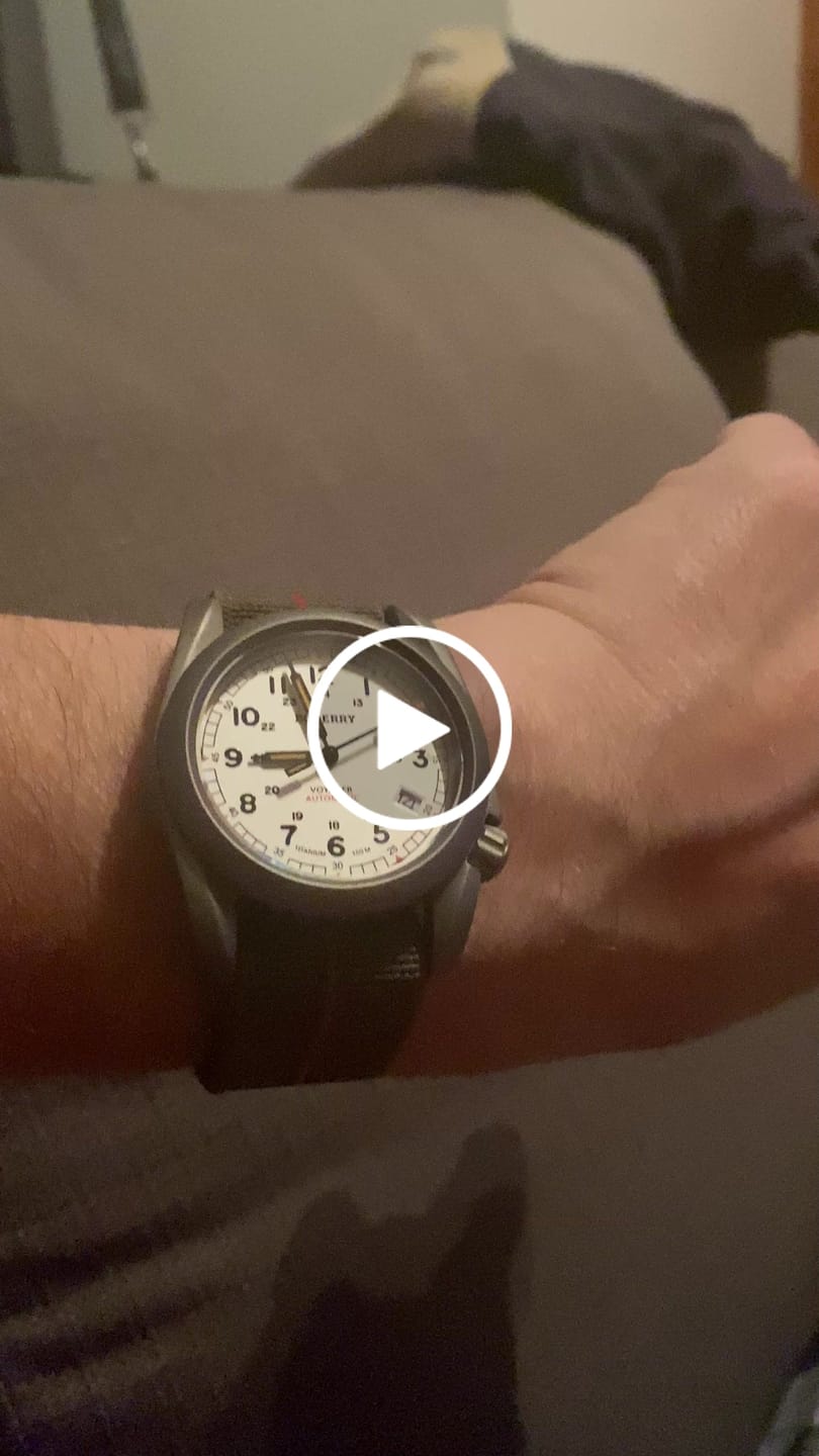 Customer video review of VOYAGER - 100M Waterproof Titanium Automatic Field Watch | White