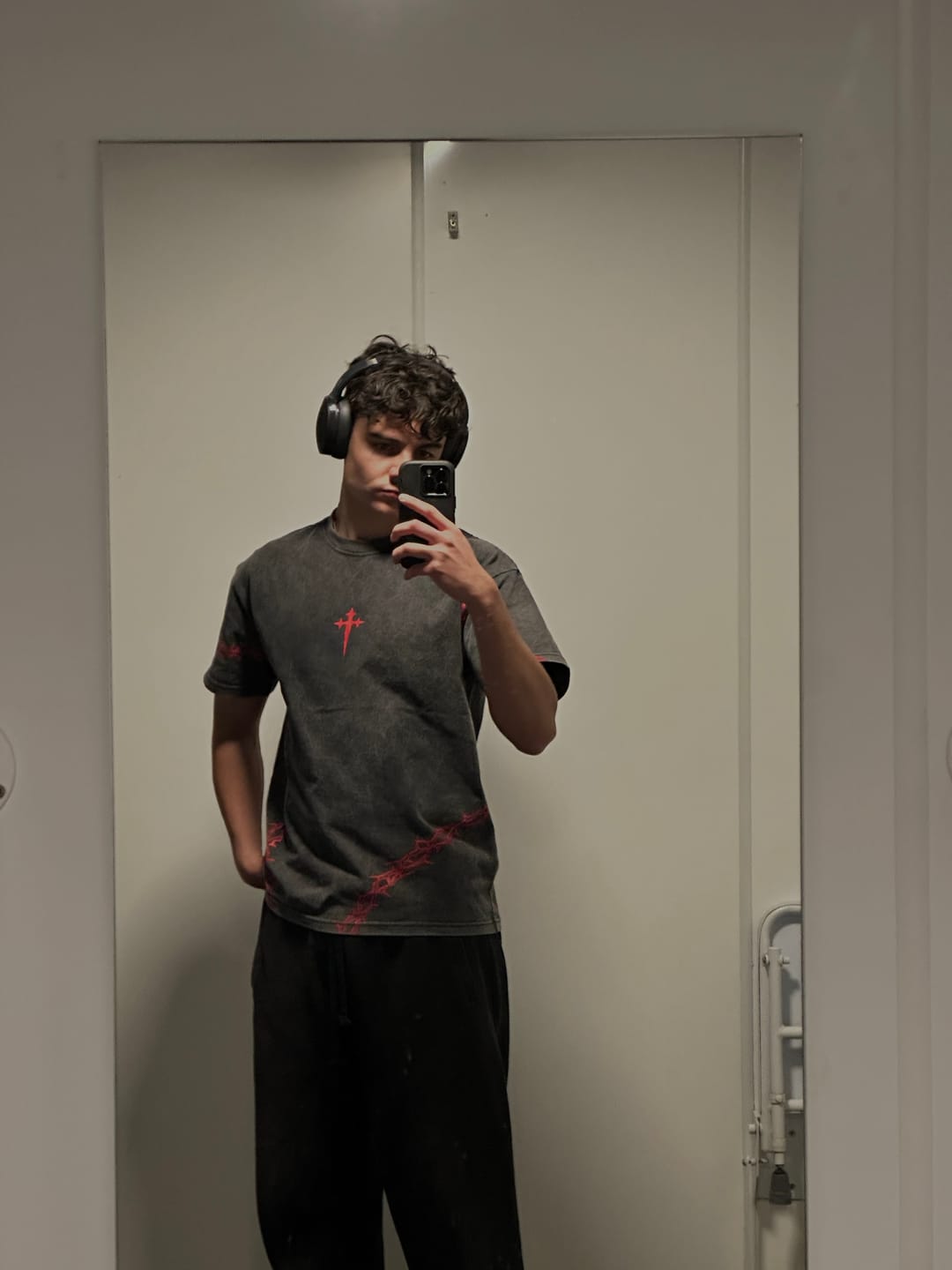 Customer photo review of Risen T-Shirt - Acid Wash