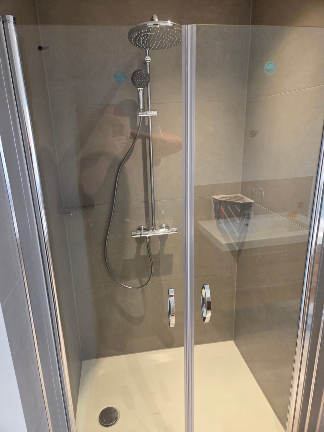 Customer photo review of Duschtür Nische mit Pendeltür, Duschkabine Nischentür Dusche - Klarglas