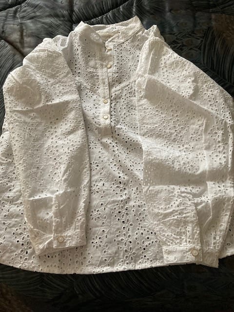 Customer photo review of Blouse Thémis - broderie fleurie blanc cassé