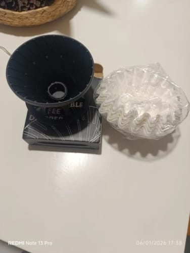 Customer photo review of YRP-filtro de café reutilizable de silicona para acampar, taza de café, filtro de papel, gotero, herramientas de Barista, embudo de elaboración, taza de filtro, 1-2 tazas