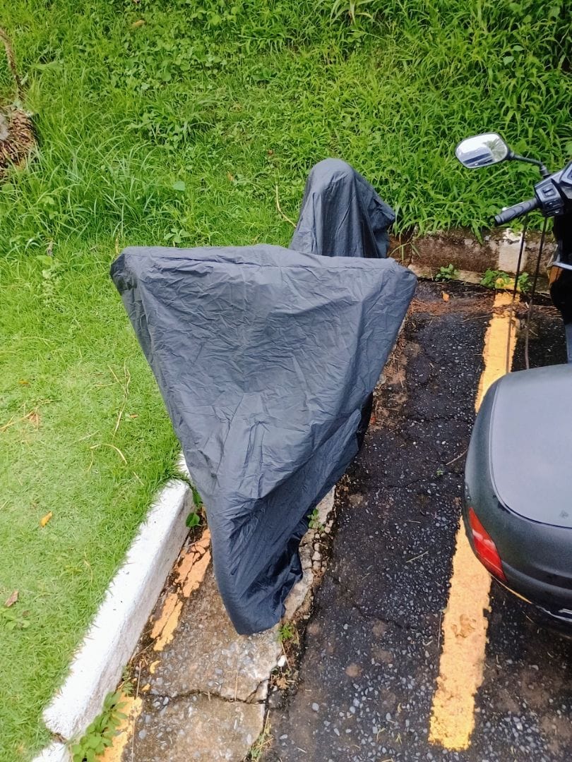 Customer photo review of Capa para Bicicleta Impermeável com Proteção Uv - Tamanho Universal