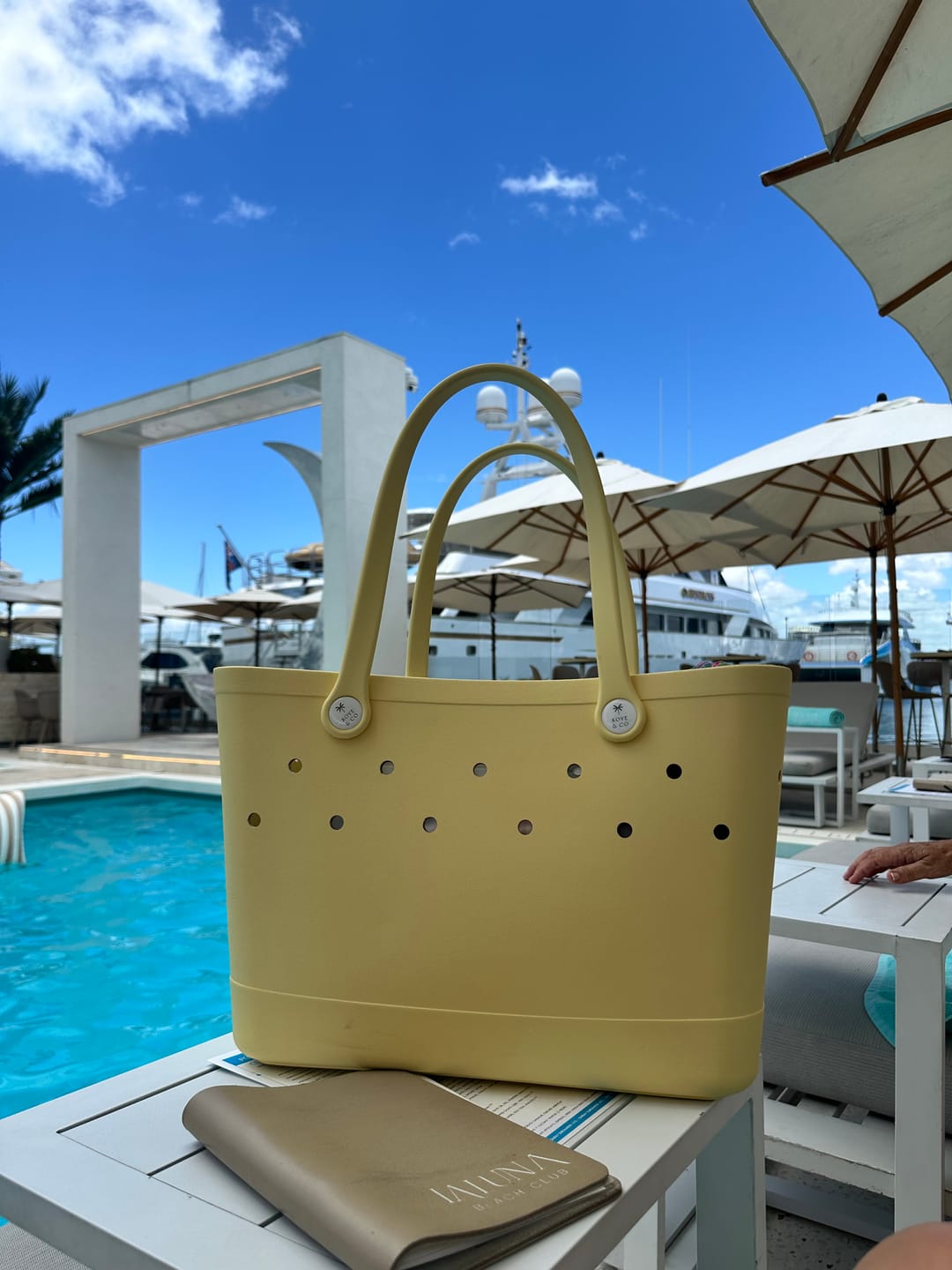 Customer photo review of Maxi Tribe Bag in Beach Butter