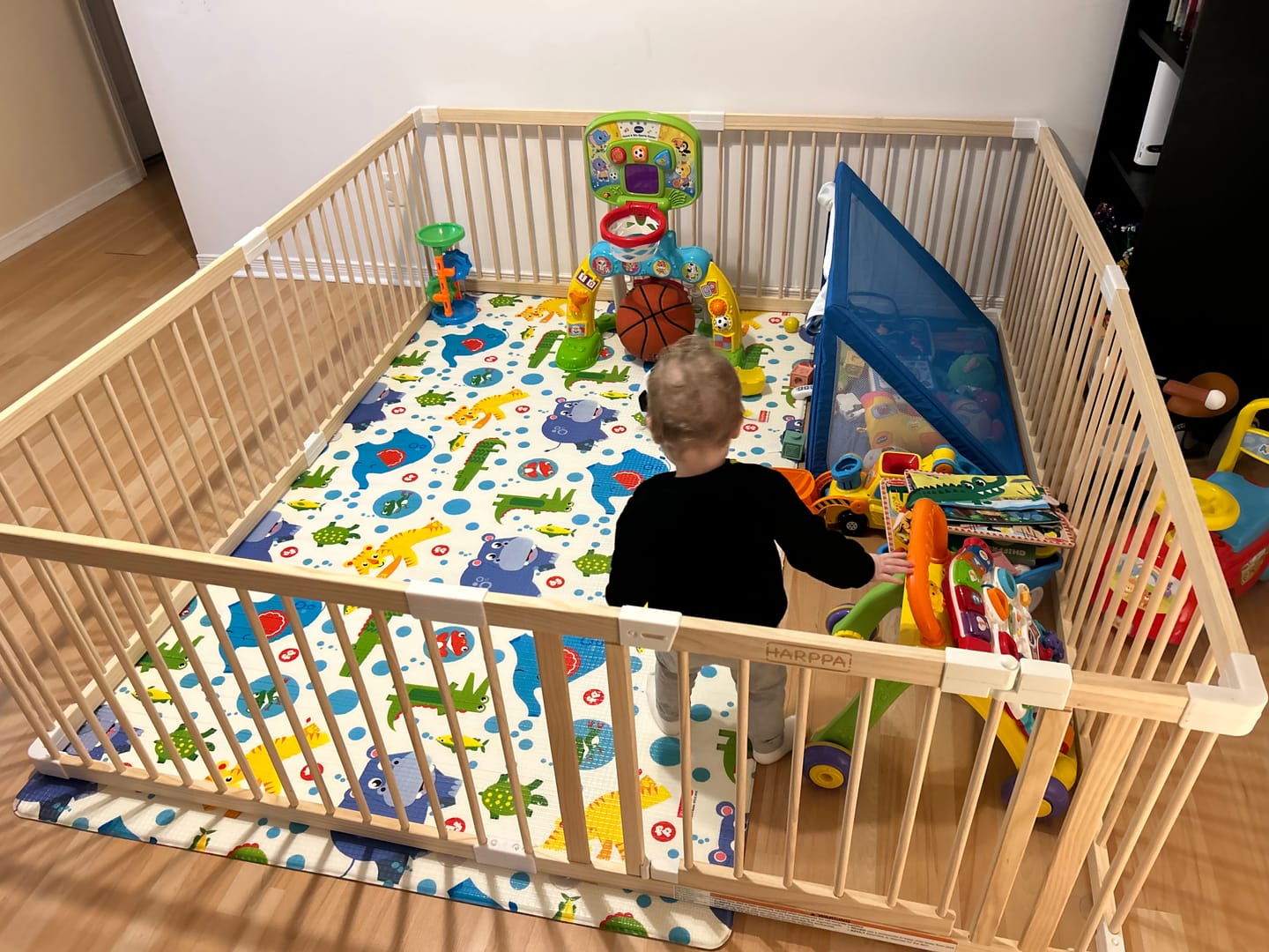 Customer photo review of HARPPA Grovi | Baby Gate Playpen & Fence for Babies and Toddlers