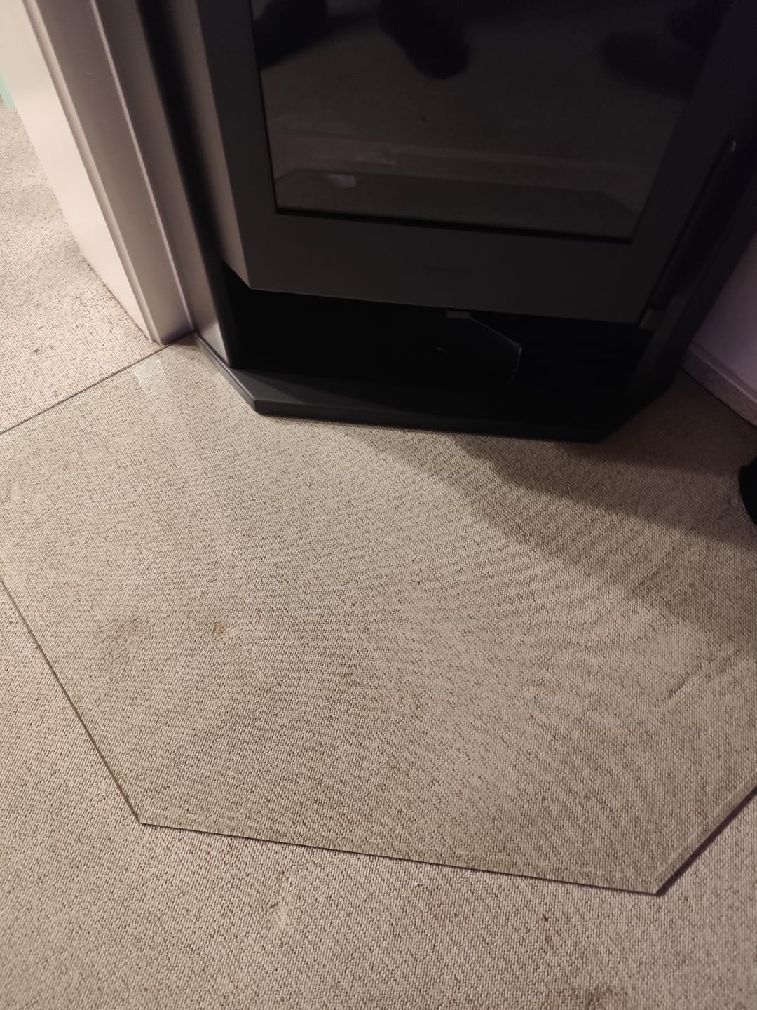 Customer photo review of Glasplatte Kamin, Funkenschutzplatte Glas für Kaminofen - Fünfeck