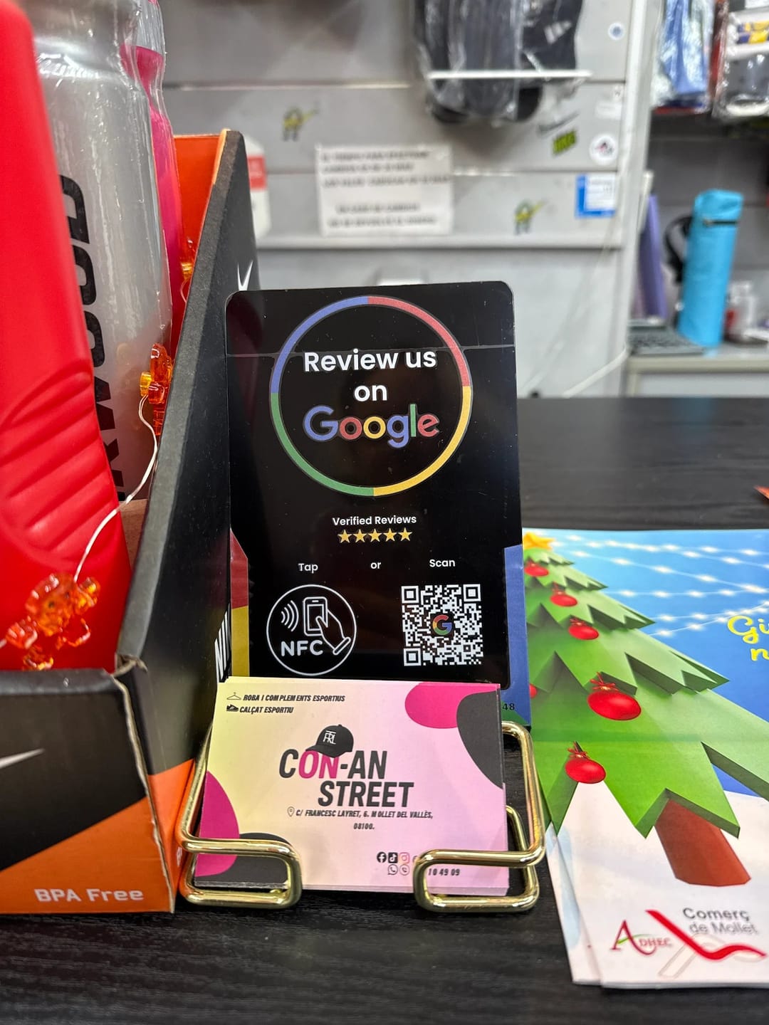 Customer photo review of Expositor Reseñas Google NFC QR