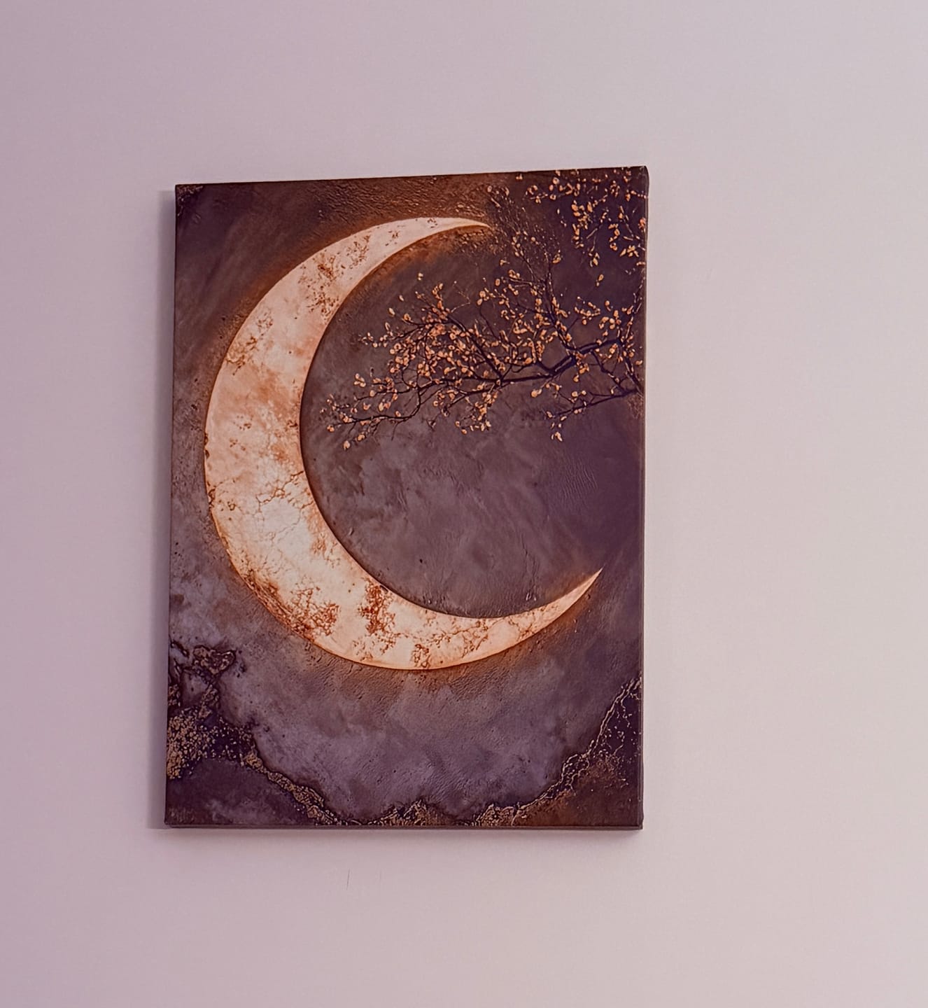 Customer photo review of Luxury Crescent Moon Canvas Wall Decor – Illuminated Gold and Grey Artwork