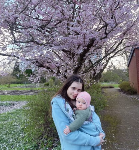 Customer photo review of Upcycling Kaschmir Bindemütze Rosa