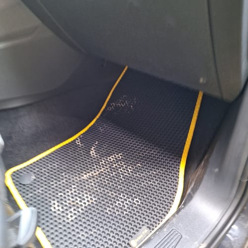 Customer photo review of Auto Fußmatten nach Maß - Vorne